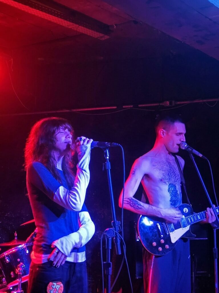 RESP/3X/NIKO e BELA E O OLMO DA BRUXA – NOITE HISTORICA NO BASEMENT  EM CURITIBA – 26 DE SETEMBRO.