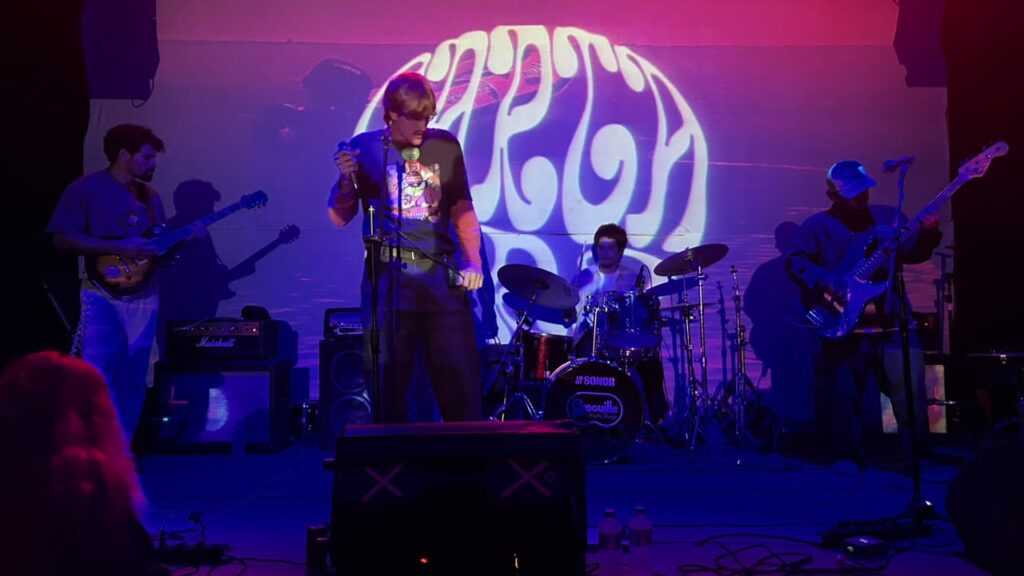 Carta Oro, Tapete Tapete e Muñoz na Célula Showcase: três bandas que sabem tocar ao vivo 2